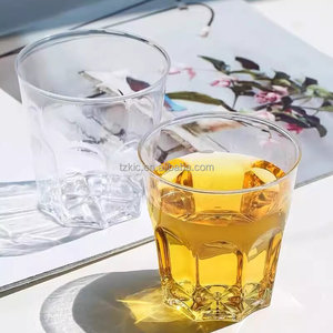 Bicchiere <span class=keywords><strong>in</strong></span> Plastica Ottagonale Trasparente Personalizzabile per <span class=keywords><strong>Acqua</strong></span> e Birra - Product Image 5