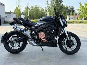 Motocicleta <span class=keywords><strong>Benelli</strong></span> <span class=keywords><strong>752S</strong></span> de 752cc, Bicilíndrica en Paralelo, Refrigerada por Agua, Estilo Italiano, Perfecta para Motociclistas Intermedios, Turismo por Carretera - Product Image 2