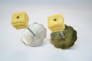 Premium Fire Palm Torches with Lotus Base for Dynamic Fire Performers Durable Stylish Fire <strong>Dance</strong> <strong>Equipment</strong> - Product Image 2