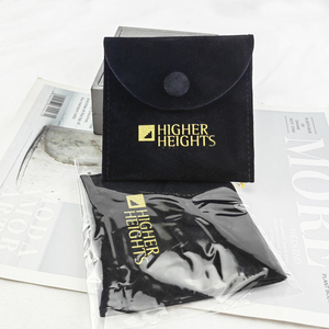 Bolsa de Embalaje de Joyería de Terciopelo Negro de Lujo con Cierre de Broche, Bolsa de Microfibra con Logotipo Personalizado - Product Image 4