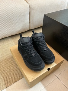 High-quality handcrafted luxury casual sports <b>shoes</b> with rubber outsole and anti-slip design, suitable for both men and <b>women</b>. - Product Image 5