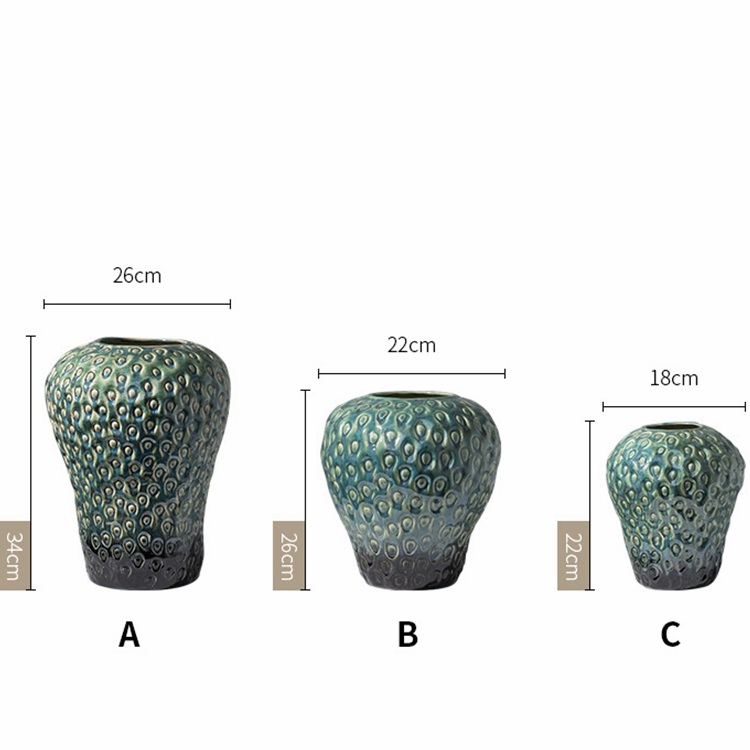 Personality light luxury living room office glazed porcelain decoration  peacock feather relief pattern ceramic vase