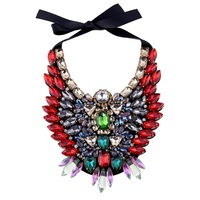 Collier ras du cou extravagant à ailes d'ange de haute couture, luxueux, artisanal, en alliage de cuivre et zircon pour les fêtes féminines