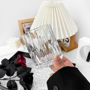 <span class=keywords><strong>Lot</strong></span> en gros <span class=keywords><strong>de</strong></span> verres à <span class=keywords><strong>whisky</strong></span> <span class=keywords><strong>de</strong></span> luxe léger, ensemble créatif <span class=keywords><strong>de</strong></span> verres à brandy en cristal épaissi sans pied 300ml - Product Image 1