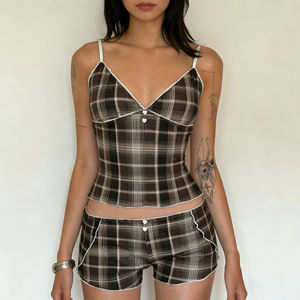 Nouvel ensemble de vêtements pour femmes en gros, style Y2K, veste à carreaux douce avec boutons en forme de cœur et short - Product Image 2