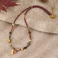 Nouveautés Collier pendentif en acier inoxydable en forme de botte, collier en pierre naturelle tendance, collier vintage de luxe pour femmes