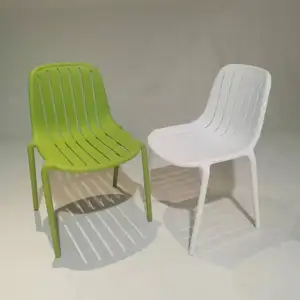 Material plástico exterior PP de estilo moderno para o pátio do jardim cadeiras ocasionais de grife