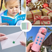 Feuilles d'autocollants de récompense holographiques colorés pour écoles, idéales pour les tableaux de comportement des enfants et les agendas scolaires - Vente en gros