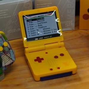 Consola Reacondicionada con Retroiluminación IPS para Gameboy Advance SP Pikachu, Consola de Juegos Portátil Retro con <span class=keywords><strong>Tarjeta</strong></span> de Juego - Product Image 3