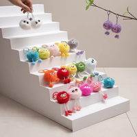 Porte-clés en peluche Kawaii Poulet et Lapin Jaune Adorable, Jouet en Peluche Douce et Écologique avec Design en Forme de Cœur pour Accrocher au Sac à Dos