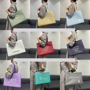 Sacs cadeaux en papier écologique avec logo personnalisé couleur pour offrir des cadeaux personnalisés - Product Image 3