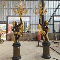 Luxe grandeur nature Art décor Bronze jardin lampe femme Statue laiton dame avec fleurs tenant lampe Sculpture