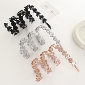 ส่วนบนรองเท้าสปริงแบบกำหนดเองของ YH ประดับด้วยคริสตัลรูปหัวใจสำหรับรองเท้าส้นสูง รองเท้าแตะ และรองเท้าลำลองสำหรับผู้หญิง คริสตัลแบบติดด้วยความร้อน - Product Image 1