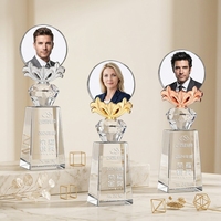 Nouveau design de trophées en métal doré, argenté et bronze avec fleurs en cristal