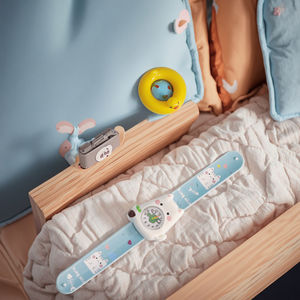 Montre à quartz Cartoon Panda pour enfants; Cadeau d'anniversaire parfait pour garçons et filles, avec bracelet en silicone et cadran - Product Image 3