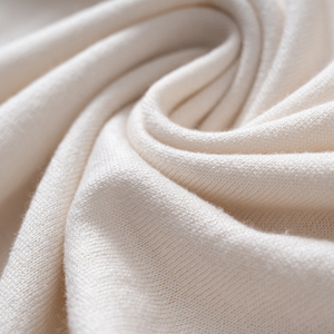 <span class=keywords><strong>T</strong></span>-<span class=keywords><strong>shirt</strong></span> da Uomo in Cashmere e Seta con Colletto a Gabbiano, <span class=keywords><strong>Produzione</strong></span> Personalizzata all'Ingrosso e al Dettaglio, Moda di Alta Gamma, 18GG 190g - Product Image 5