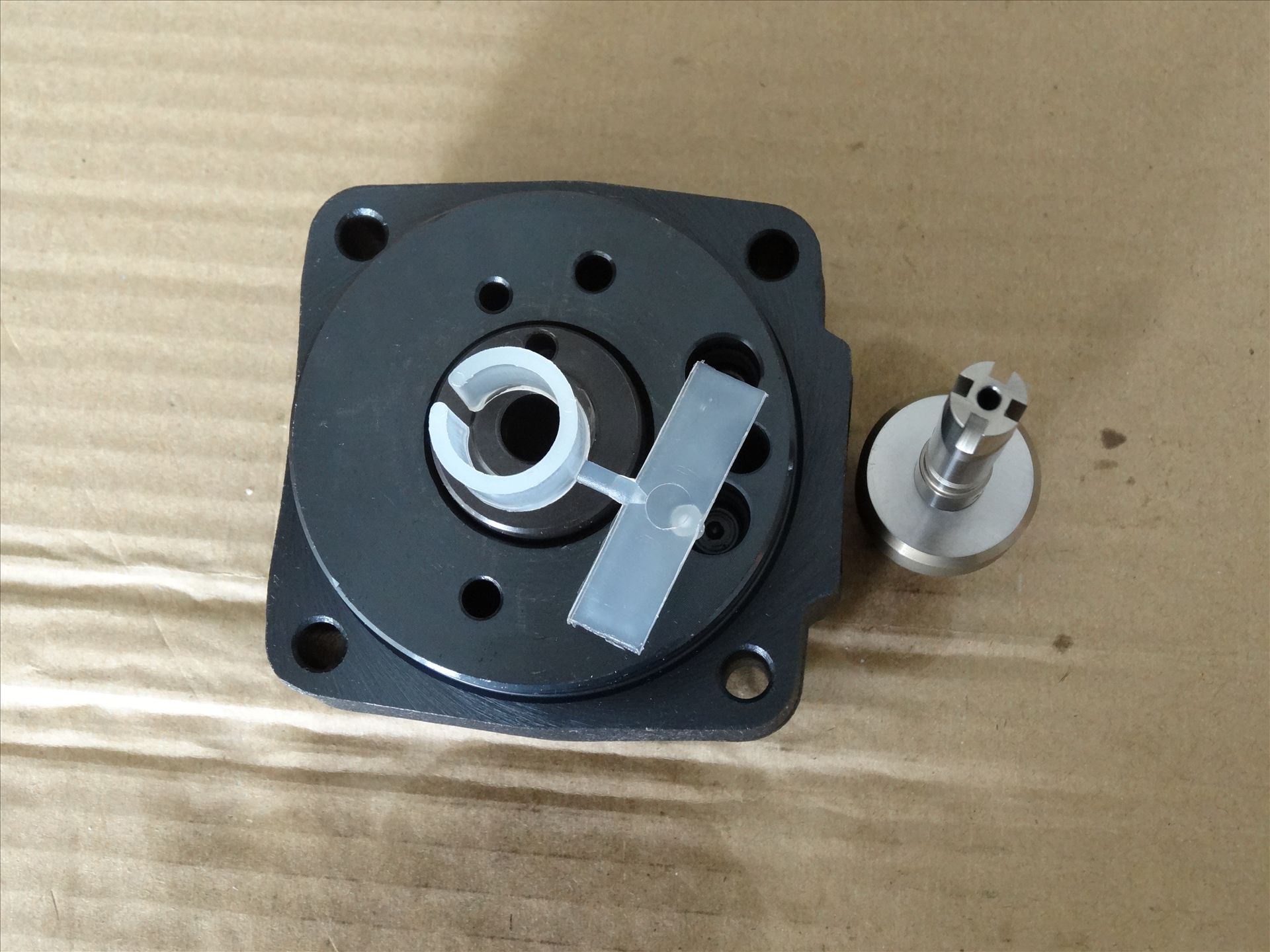 4/10R VE pump rotor head 146400-2220 9 461 610 167 fuel diesel injector pump head rotor 9461610167 1464002220 for MITSUBISHI