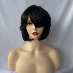 Perruque <span class=keywords><strong>Courte</strong></span> Bobo à <span class=keywords><strong>Frange</strong></span> Oblique pour Femme, Tendance Européenne et Américaine, en Fibre Haute Température, Vente en Gros Usine pour le Commerce International - Product Image 2