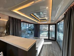 Internet <strong>Celebrity</strong> Luxury Panoramic Vacation Villa Spacecraft Hotel Homestay for Scenic Area Camping Container Houses Park - Product Image 3