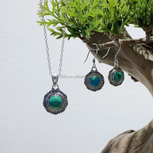 Perhiasan Perak Sterling 925 Buatan Tangan Bentuk Bunga Matahari Turquoise yang Indah untuk Pakaian Pesta Anak Perempuan Menampilkan Pesona yang Chic - Product Image 5