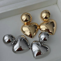 2025 accessoire d'oreille chunky le plus populaire finition miroir or et argent liaison ronde avec boucles d'oreilles en forme de coeur