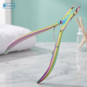 Alicates Profesionales para Cutículas de Silicona con Seis Puntas y Unión en Línea para el Cuidado de las Uñas - Product Image 2