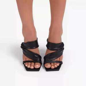 Nouvelles sandales d'été à talon aiguille et bout carré grande taille pour femme - Product Image 5