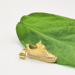 สร้อยคอฮิปฮอป สแตนเลสประดับเพชรซิคอน รูปทรงรองเท้าผ้าใบ - Product Image 6