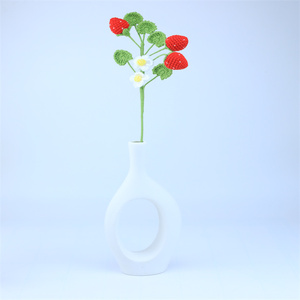 Ramo de tulipán de fresa de ganchillo hecho a mano, exquisitas flores decorativas artificiales de punto para novia, mujer, regalo envolvente para siempre - Product Image 5