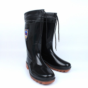 Botas de lluvia negras a media pantorrilla con suela antideslizante para trabajo y uso al aire libre - Product Image 2