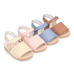 Zapatos de moda encantadores de colores combinados, sandalias de cuero hechas a mano de lujo duraderas para bebés y niñas - Product Image 1