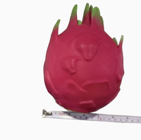 Grensoverschrijdend nieuw product: extra groot drakenfruit knijp-speeltje met zacht terugverende werking voor stressverlichting. Gesimuleerd fruit.