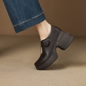 Zapatos de Mujer con Suela Suave, Estilo Retro, Elegantes y a la Moda, con Tacón Plano y Punta Redonda, de Piel Auténtica con Perforaciones y Cierre de Velcro - Product Image 6