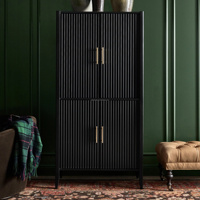 Gerippter schwarzer Weinschrank mit goldenen Griffen, hoher gerippter Sideboard-Buffet-Konsolenschrank mit Doppeltüren für Esszimmer und Hausbar