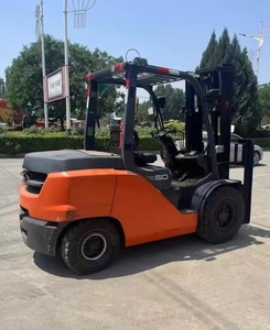 Chariot élévateur Toyota d'occasion de fabrication japonaise, diesel, 5 tonnes, 3 tonnes, 8FD50, usage intensif, 2,5 tonnes, pour port et atelier. - Product Image 2