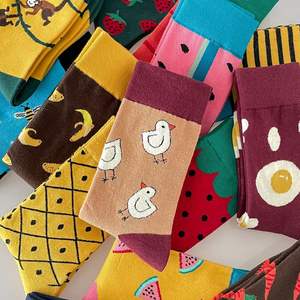 Divertidos <span class=keywords><strong>calcetines</strong></span> de Jacquard de moda para hombres y mujeres, tubo largo de algodón, patrón de frutas de animales, diseño de logotipo personalizado de alta calidad, estilo informal - Product Image 4