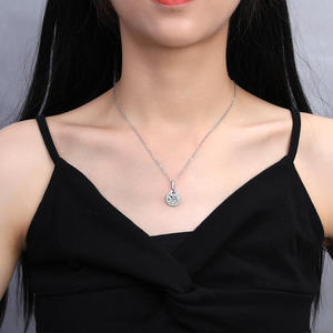 Groothandel 2 Karaat Moissanite Diamanten Ketting Voor Vrouwen Modieuze Roestvrij Staal Zilver Zirkoon Hanger Bruiloft Verloving - Product Image 5