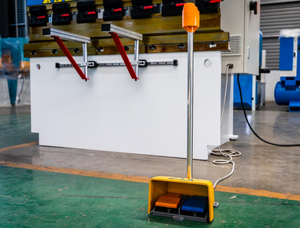 Prensa Plegadora Hidráulica Sincronizada Totalmente Automática para el Conformado de Extremos de Chapa de Acero al Carbono y Acero Inoxidable - Product Image 4