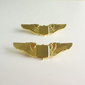 Литой под давлением 3D значок крыла позолоченный цинковый сплав сувенирные подарки для авиакомпании с акрилом - Product Image 4