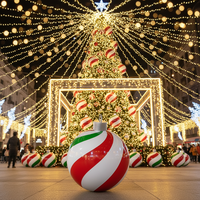Décorations de Noël géantes d'extérieur pour usine : Boules de Noël en fibre de verre, grandes boules de Noël rayées pour une décoration festive
