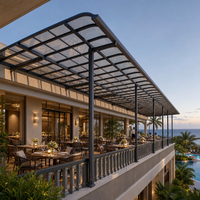 Resor Hotel Kanopi Teras Pemandangan Laut Penutup Pergola Aluminium Atap Polikarbonat Ruang Makan Luar Ruangan Tahan Cuaca Tahan Air Kustom OEM