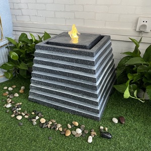 Fontaine d'eau d'extérieur 48x48x37cm, design géométrique, décoration de jardin durable, utilisation intérieure et extérieure - Product Image 3