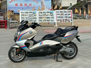 <span class=keywords><strong>BMW</strong></span> <span class=keywords><strong>C</strong></span> <span class=keywords><strong>650</strong></span> <span class=keywords><strong>GT</strong></span> 650cc Scooter <span class=keywords><strong>GT</strong></span> a Doppio Cilindro Raffreddato ad Acqua, con ABS Standard e Controllo Trazione ASC, Ideale per il Pendolarismo Urbano - Product Image 4