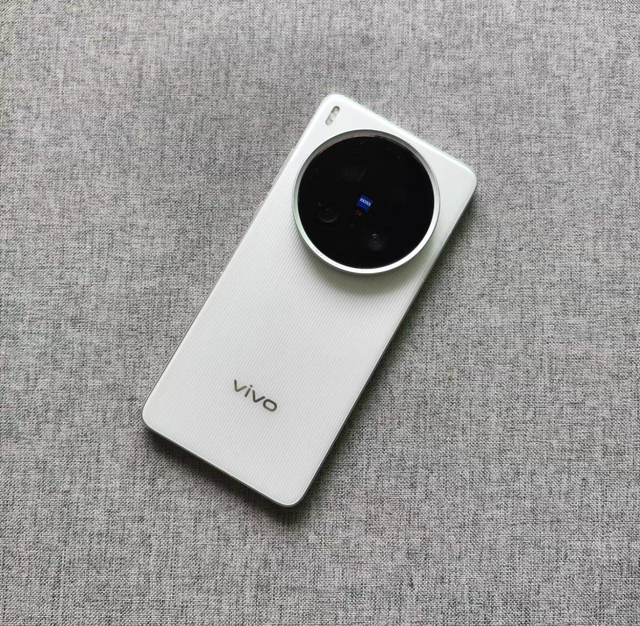 Origin 6 Vivo X200 Ultra: 2025 Flagship Features