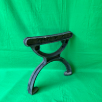 Pieds de banc modernes en fonte et aluminium pour meubles d'extérieur de jardin, parc, cuisine et hôtel - Résistants aux UV, ignifuges, garantie 5 ans