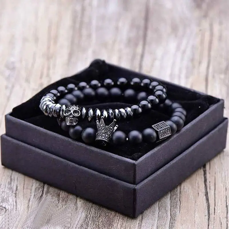 Penjualan Laris Buatan Tangan Pria Eropa Punk Elastis 2 Buah/Set 8Mm Matte Batu Hitam Mikro Pave Hitam CZ Crown Tengkorak Set Gelang