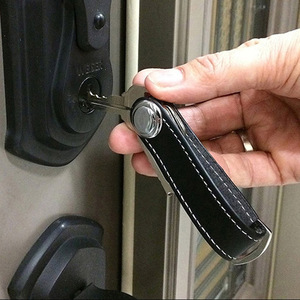 <span class=keywords><strong>Porte</strong></span>-clés personnalisé 2026 en alliage de zinc et cuir véritable, pendentif d'affaires minimaliste, ensemble de <span class=keywords><strong>porte</strong></span>-clés intelligent <span class=keywords><strong>pour</strong></span> voiture, cadeau <span class=keywords><strong>pour</strong></span> homme, fête <span class=keywords><strong>des</strong></span> Pères - Product Image 2
