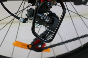 Bicicletta da Montagna di Alta Qualità, 26 Pollici, 21 Velocità, Doppio Freno a Disco, Telaio in Acciaio, Pedali Standard, per Uomini e Donne - Product Image 6