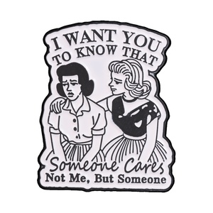 Broche émaillée 'Someone Cares Not Me But Someone', citation humoristique sarcastique de bande dessinée américaine vintage pour femme, badge de revers, bijou, cadeau - Product Image 1