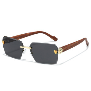 Occhiali da Sole Quadrati Senza Montatura di Lusso per Donne, Lenti Colorate, Decorazione a Forma di Cuore di Ghepardo e Fiore, Logo Personalizzato - Product Image 5